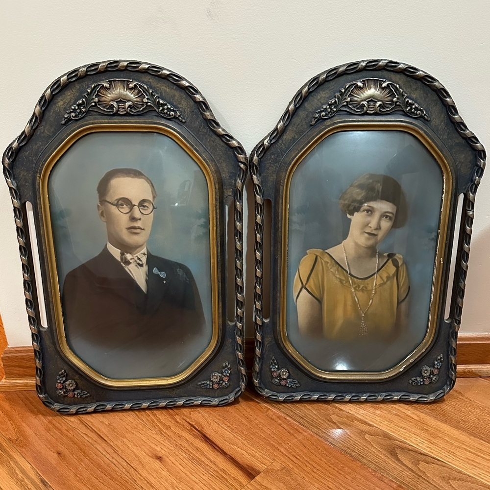 Art Deco picture frames with portraits